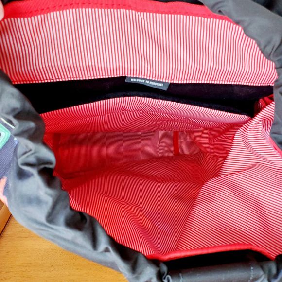 Herschel Little America Backpack Tropical Flowers Graphic Black 25L Travel Bag - Picture 6 of 12